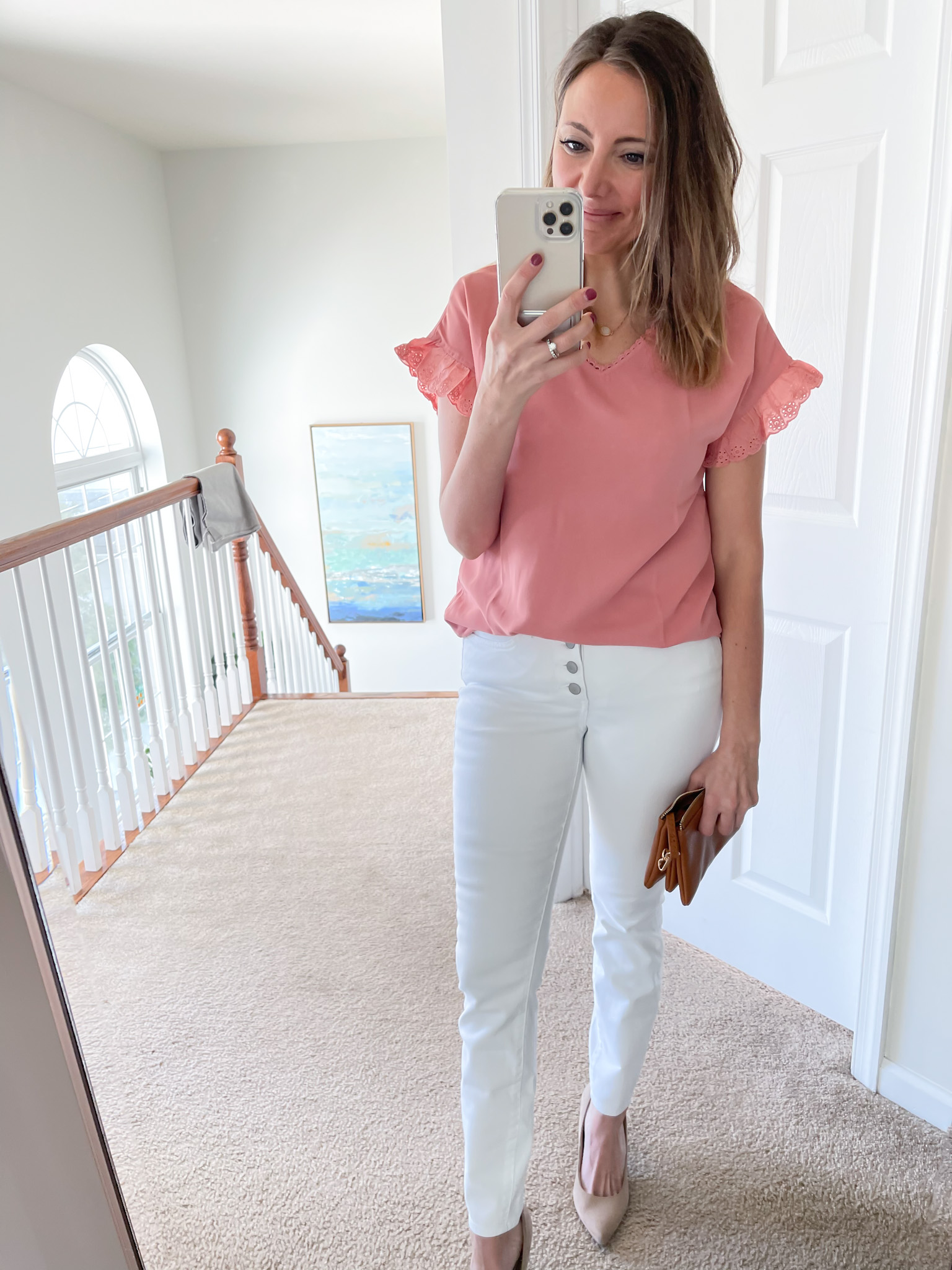 The Best White Jeans! (And 5 tops to pair them with) - Sweet Motherly