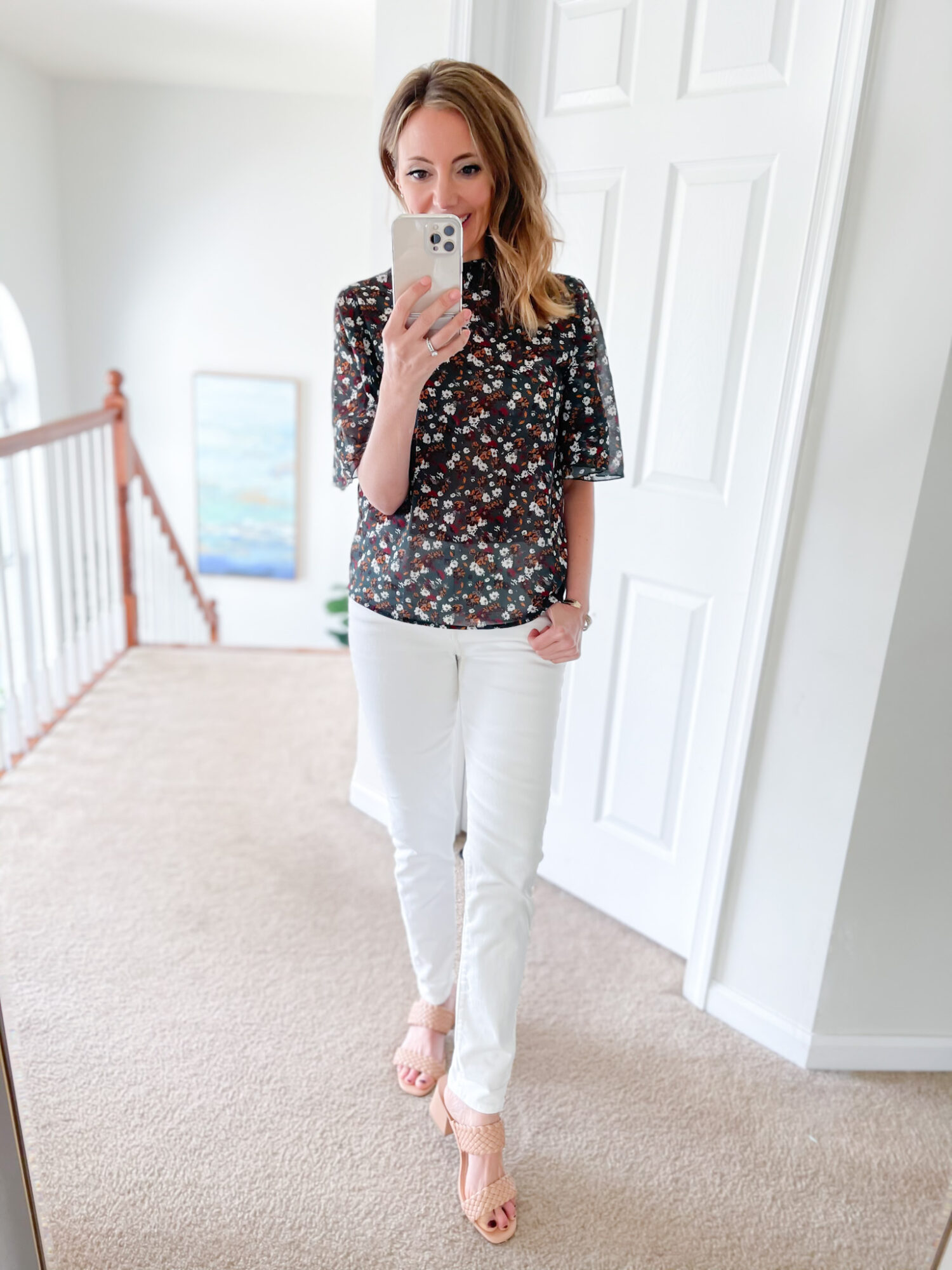 The Best White Jeans! (And 5 tops to pair them with) - Sweet Motherly