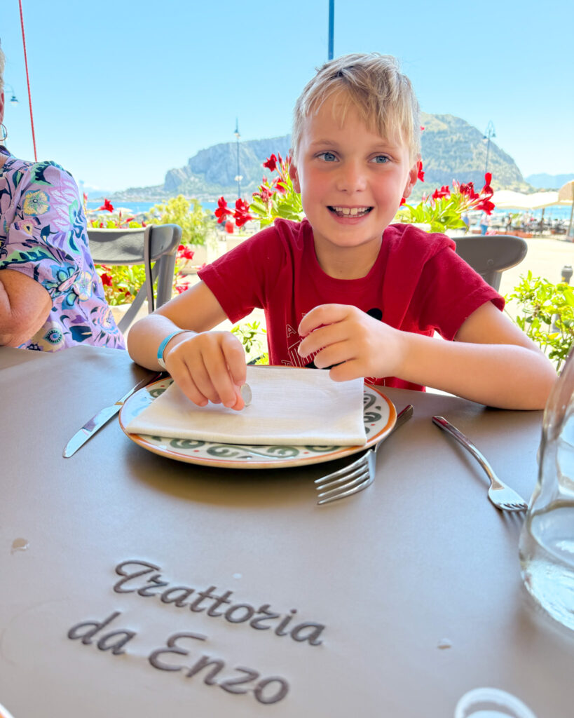 Outdoor Lunch Table in Mondello - Sweet Motherly